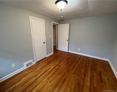 1181 Whitney Avenue - Photo Thumbnail 10