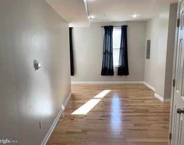 2604 Frankford Ave - Photo Thumbnail 1