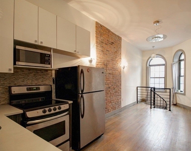 71 Stuyvesant Avenue - Photo Thumbnail 2