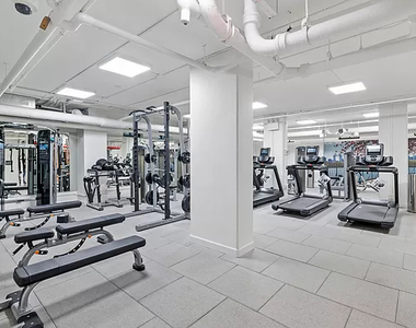 382 Central Park West - Photo Thumbnail 4
