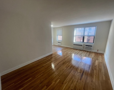 102-40 67th Road - Photo Thumbnail 12