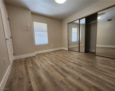 5055 W Hacienda Avenue - Photo Thumbnail 6