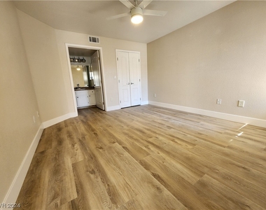 5055 W Hacienda Avenue - Photo Thumbnail 4