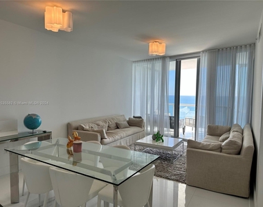 17121 Collins Ave - Photo Thumbnail 6