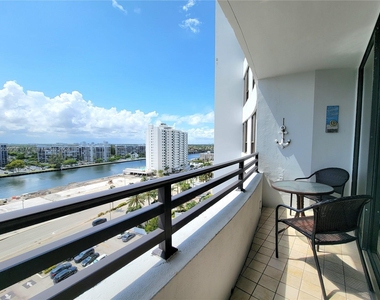 3505 S Ocean Dr - Photo Thumbnail 2