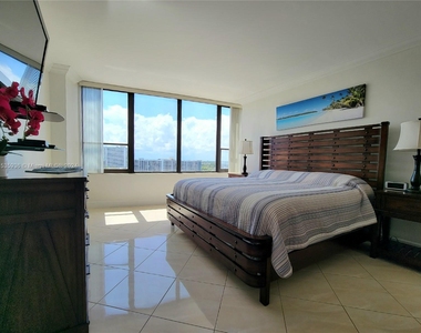 3505 S Ocean Dr - Photo Thumbnail 10