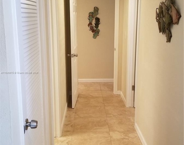 2312 S Cypress Bend Dr - Photo Thumbnail 15