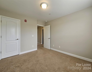 8728 Arbor Creek Drive - Photo Thumbnail 22