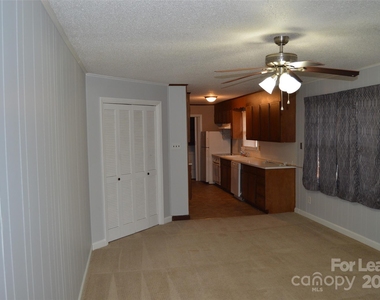 143 Meadowview Drive - Photo Thumbnail 9