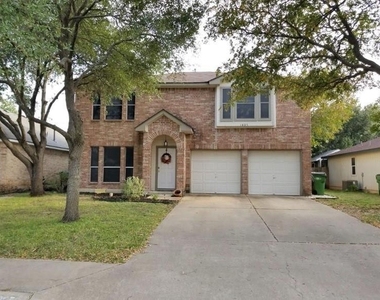 1805  Hollow Tree Blvd - Photo Thumbnail 1