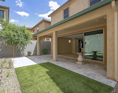 4634 E Tierra Buena Lane - Photo Thumbnail 11