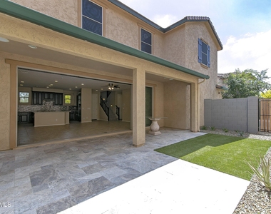 4634 E Tierra Buena Lane - Photo Thumbnail 9