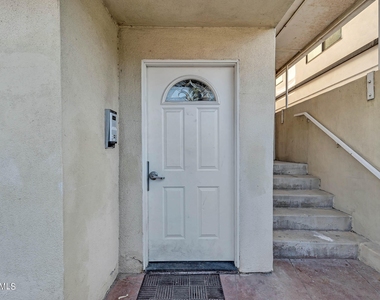 4940 Laurel Canyon Boulevard - Photo Thumbnail 6