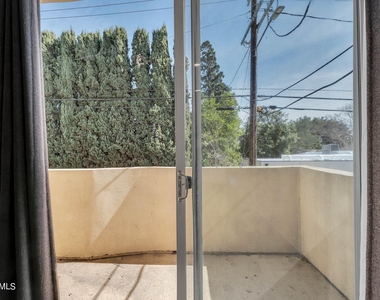 4940 Laurel Canyon Boulevard - Photo Thumbnail 14