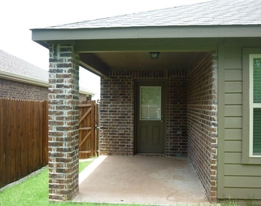 1054 Churchill Drive - Photo Thumbnail 4