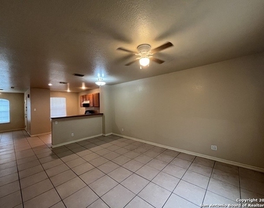 4608 Swann Ln - Photo Thumbnail 11