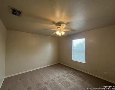 4608 Swann Ln - Photo Thumbnail 20