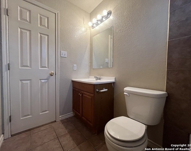 4608 Swann Ln - Photo Thumbnail 25