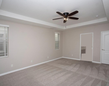 5940 Palmettoside Street - Photo Thumbnail 7