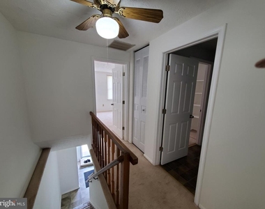 8221 White Stone Ln - Photo Thumbnail 9