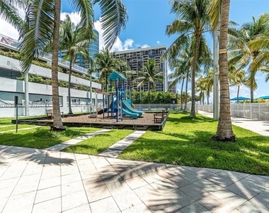 2101 Brickell Ave - Photo Thumbnail 6