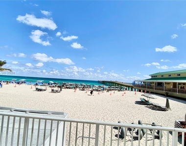 16699 Collins Ave - Photo Thumbnail 32