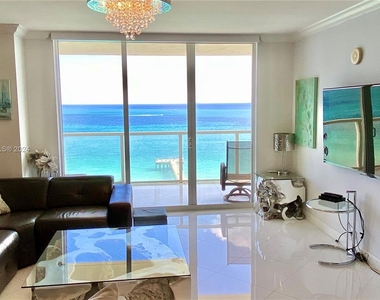 16699 Collins Ave - Photo Thumbnail 4