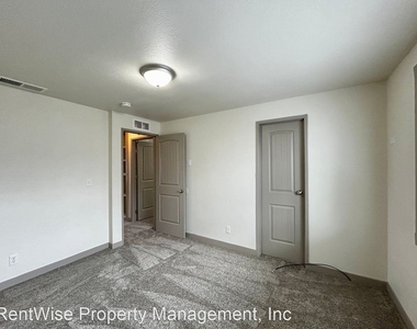 1501 W Maple Ave Unit A - Photo Thumbnail 7