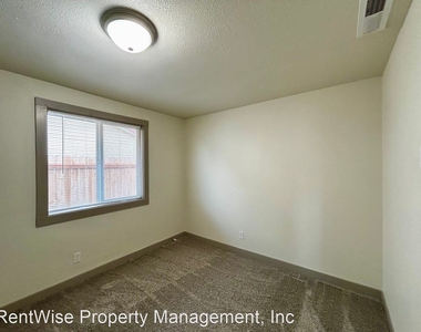 1501 W Maple Ave Unit A - Photo Thumbnail 9