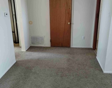 1643 Moore Ave 11 - Photo Thumbnail 2