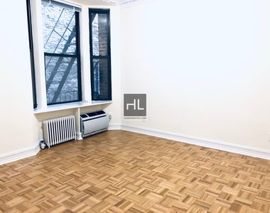 East 51 Street - Photo Thumbnail 2