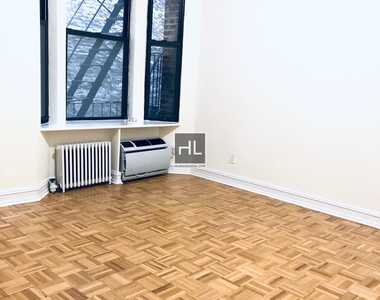East 51 Street - Photo Thumbnail 1