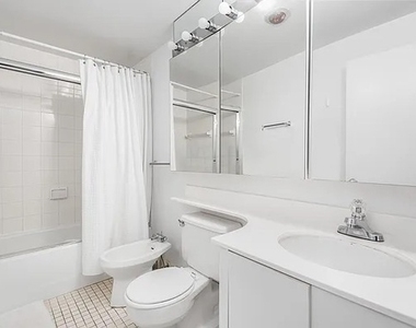 150 West 51st Street - Photo Thumbnail 5
