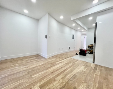 568 Baltic Street - Photo Thumbnail 2