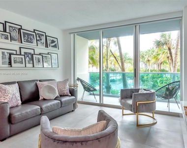 4001 S Ocean Dr - Photo Thumbnail 2