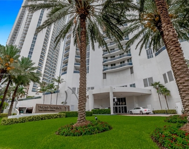 15901 Collins Ave - Photo Thumbnail 1