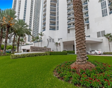 15901 Collins Ave - Photo Thumbnail 2