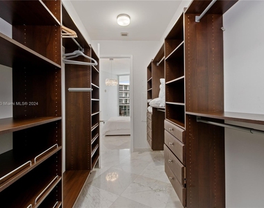 15901 Collins Ave - Photo Thumbnail 9