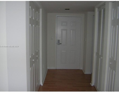 1155 Brickell Bay Dr - Photo Thumbnail 5