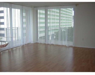 1155 Brickell Bay Dr - Photo Thumbnail 2