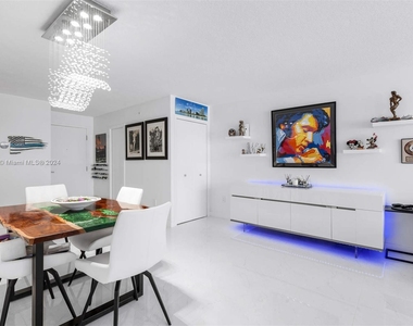 6917 Collins Ave - Photo Thumbnail 8