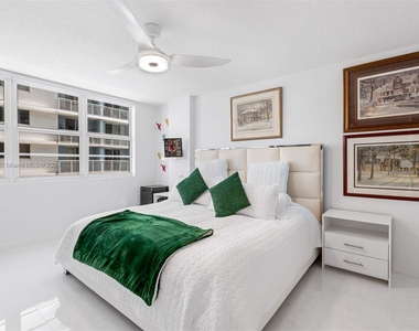 6917 Collins Ave - Photo Thumbnail 13