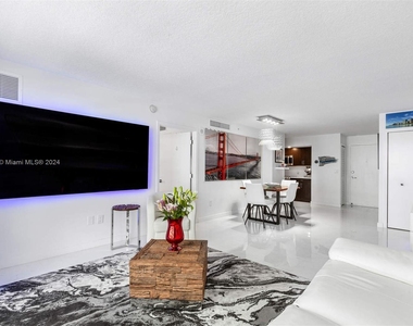 6917 Collins Ave - Photo Thumbnail 3