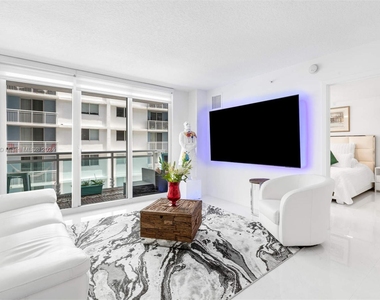 6917 Collins Ave - Photo Thumbnail 4