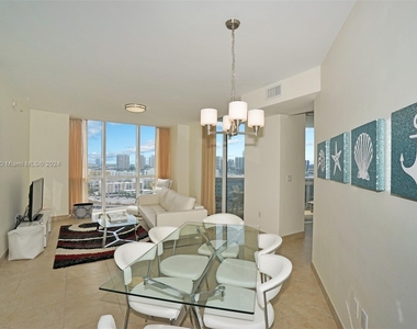 18201 Collins Ave - Photo Thumbnail 9