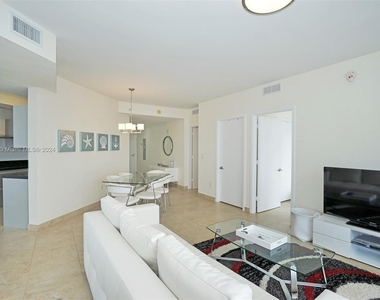 18201 Collins Ave - Photo Thumbnail 12