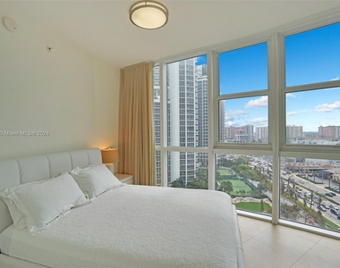 18201 Collins Ave - Photo Thumbnail 23