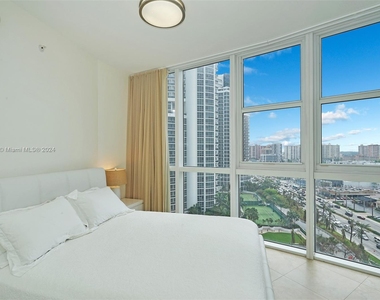 18201 Collins Ave - Photo Thumbnail 24