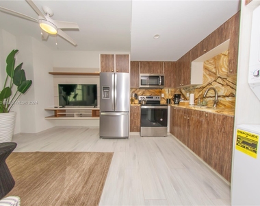 820 Ocean Dr - Photo Thumbnail 8