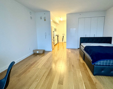 606 West 57th Street - Photo Thumbnail 4